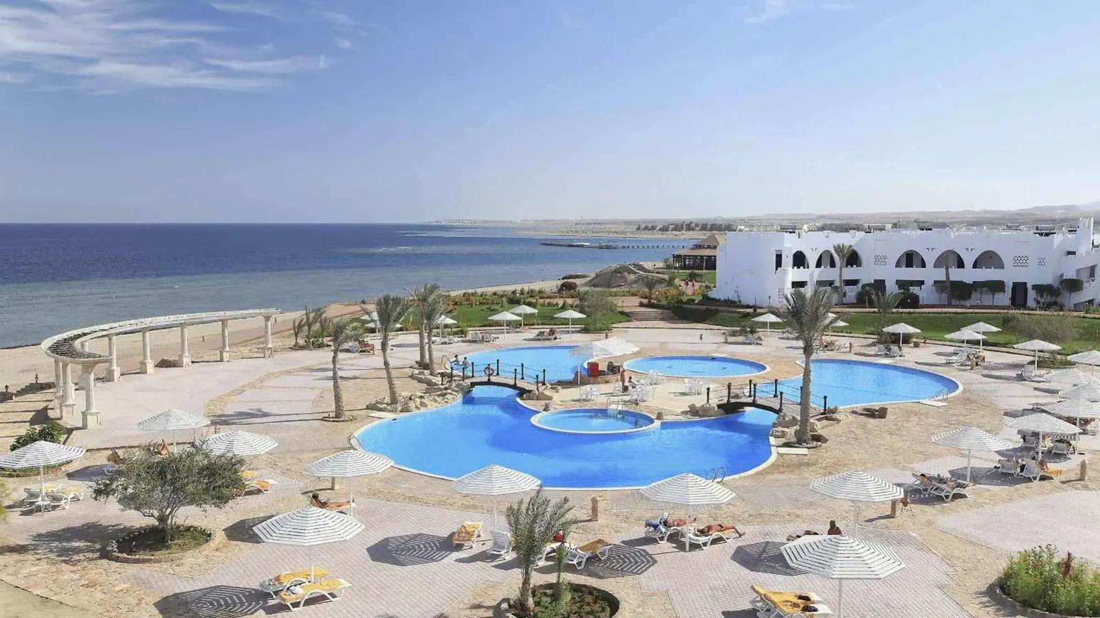 مصر.. فقدان 45 شخصا إثر غرق قارب سياحي في مرسى علم