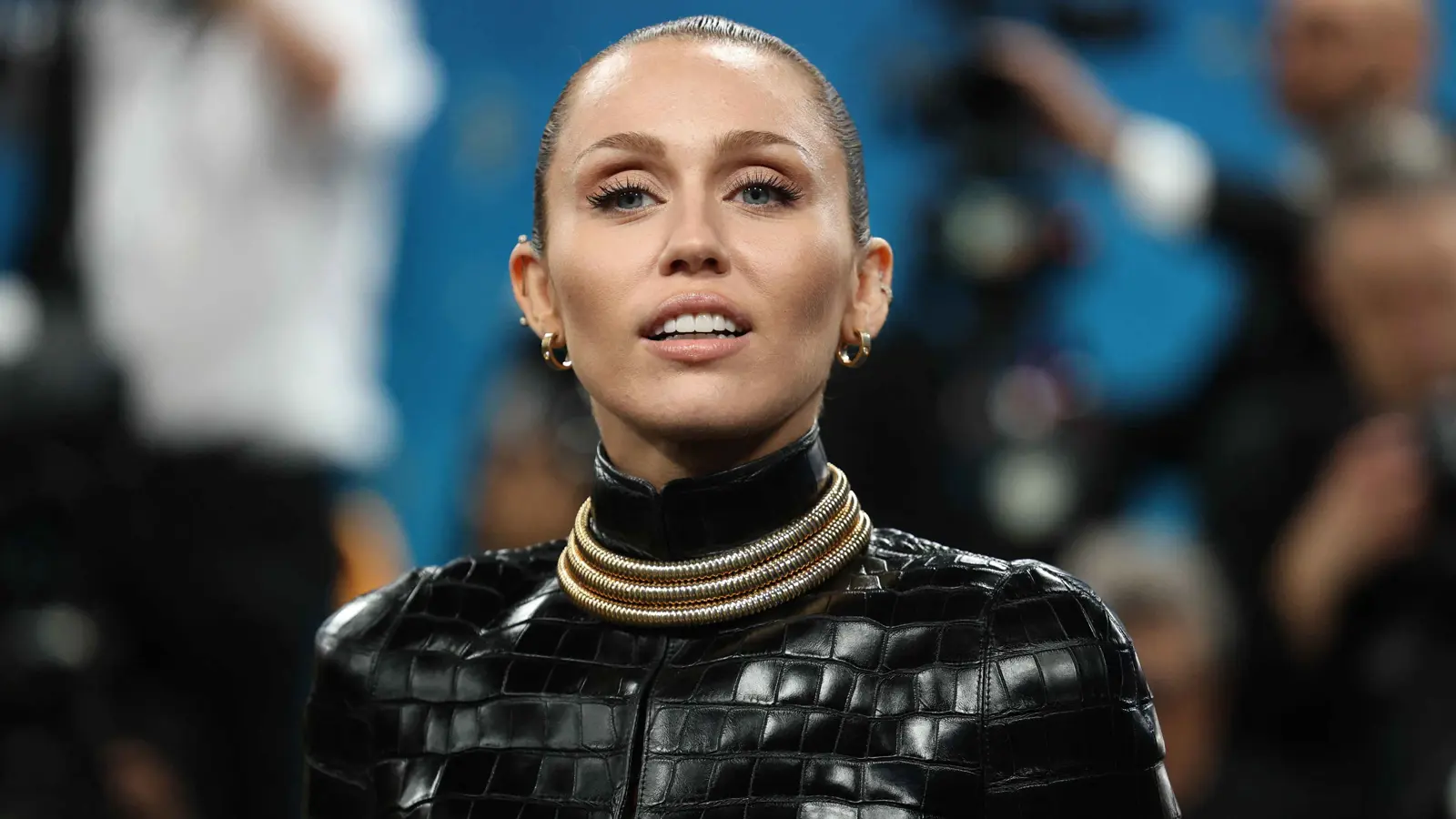 مايلي سايرس تكشف عن "تحديات صحية" تؤثر على صوتها