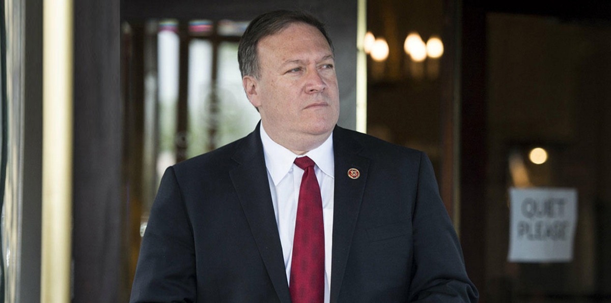 بومبيو يلتقي عمران خان في إسلام أباد