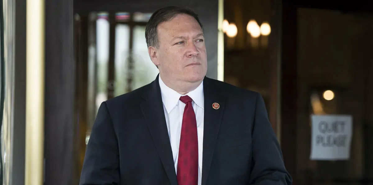 بومبيو يلتقي عمران خان في إسلام أباد