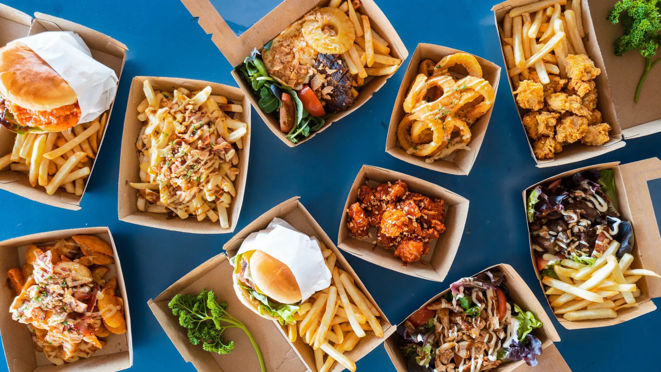 لا تستطيع التوقف عن تناول الوجبات السريعة؟ اتبع هذه النصائح