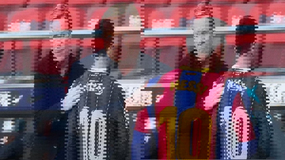 رونالد كومان يرفض تفضيل ليونيل ميسي على كريستيانو رونالدو