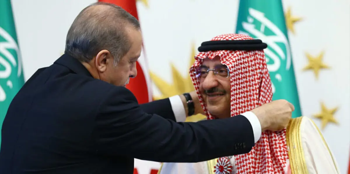 أردوغان يقلّد محمد بن نايف "وسام الجمهورية" (صور)