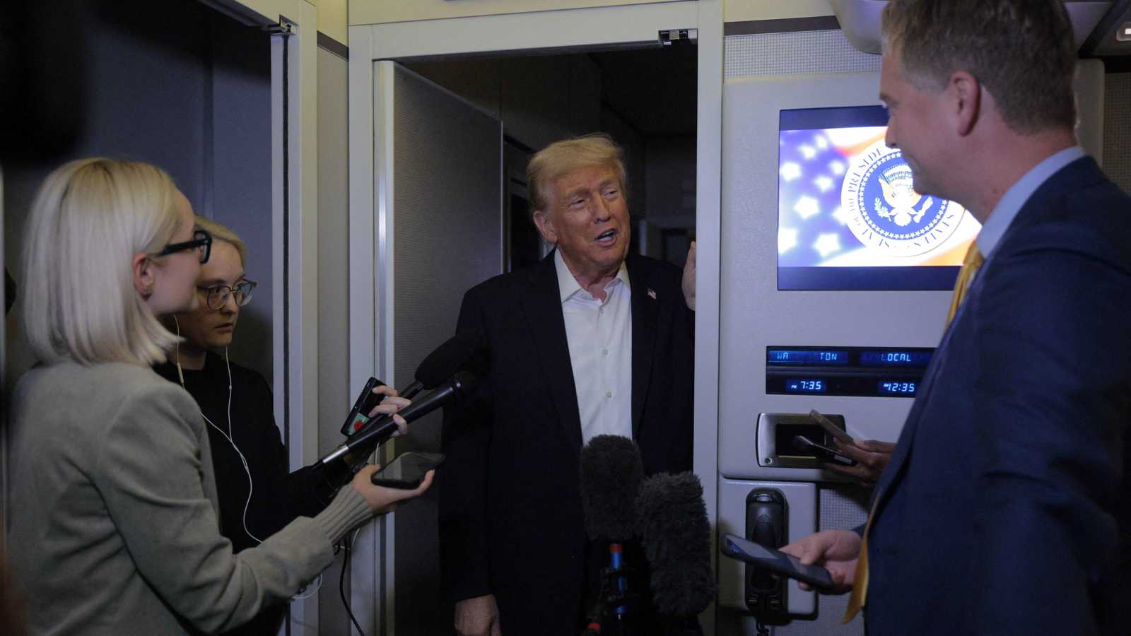 إعادة إعمار غزة محور اهتمام ترامب.. ما مصير "حل الدولتين"؟