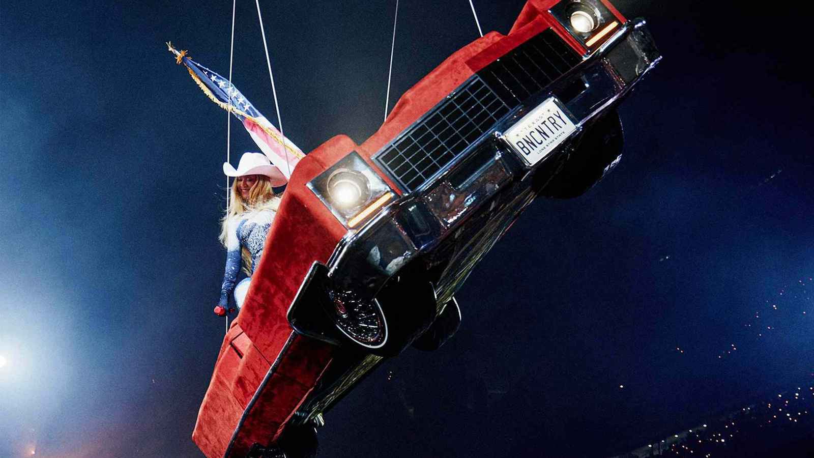 الحبل كاد ينقطع.. بيونسيه تواجه خطر الموت على الهواء (فيديو إرم)