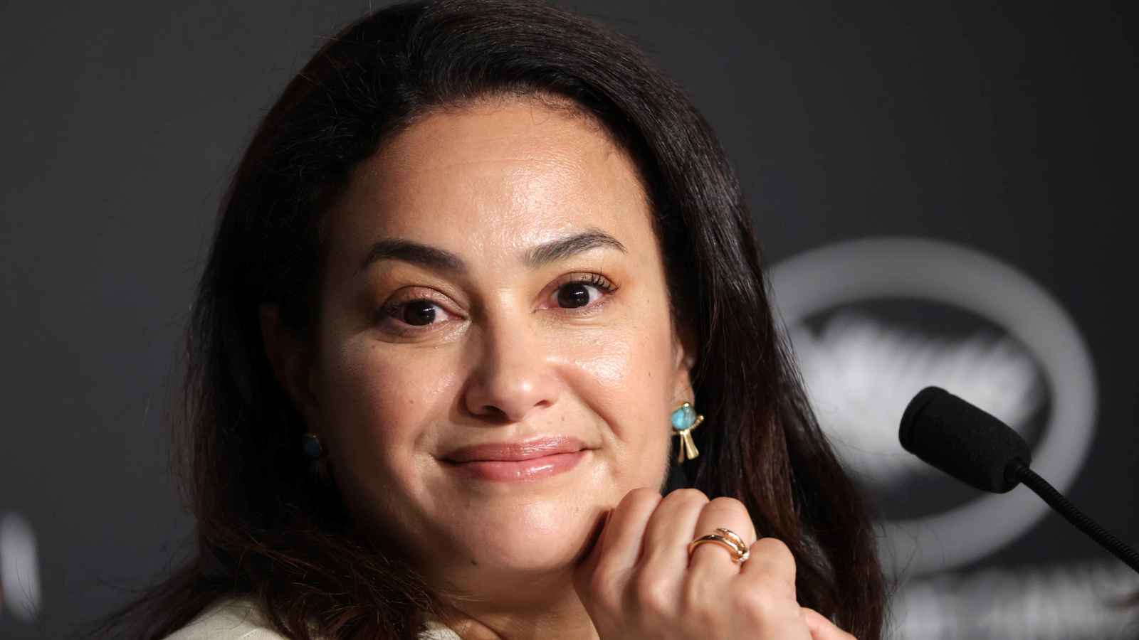 هند صبري تروي "موقفاً لا يُنسى" مع عادل إمام