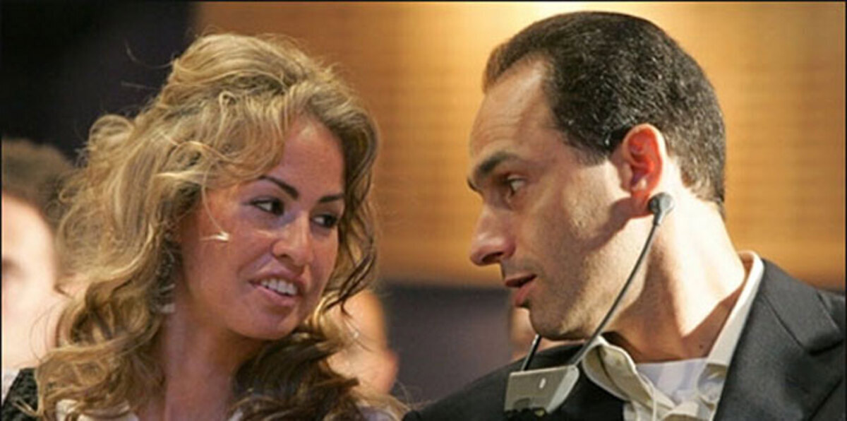 حسني مبارك يستقبل حفيده الجديد وسط احتفال عائلي