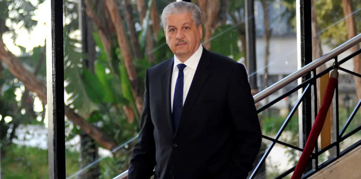 إبعاد سلال من رئاسة الوزراء في الجزائر قد يفتح له الطريق لخلافة بوتفليقة