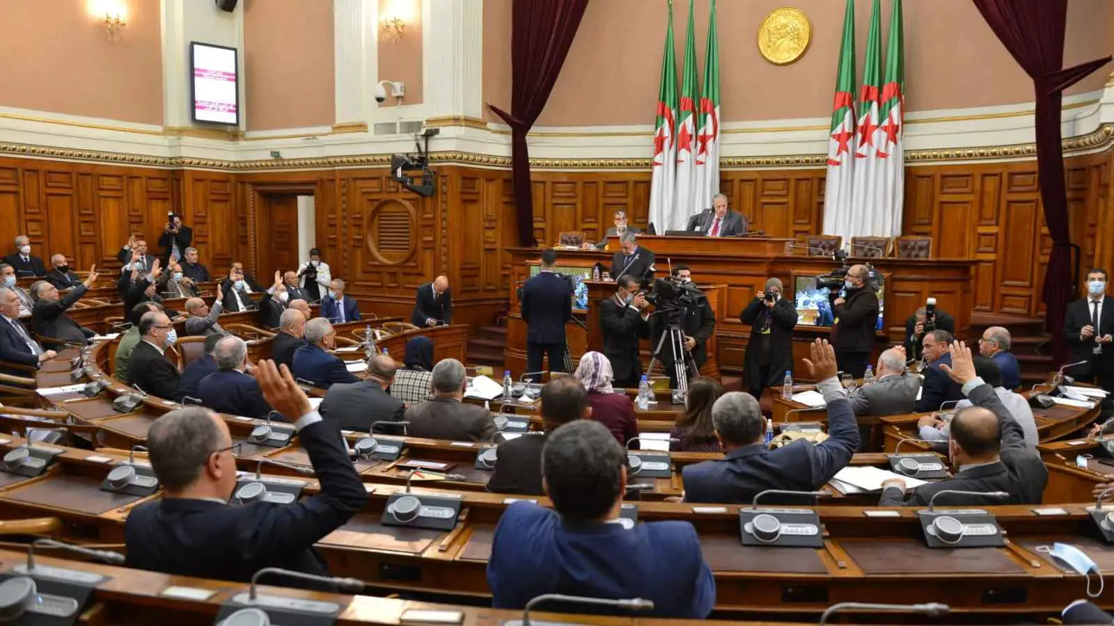 طالب فرنسا بالاعتذار.. البرلمان الجزائري يصادق على قانون "تجريم الاستعمار"