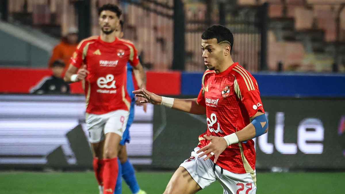 عبر أسامة حسني.. قناة الأهلي توجه انتقادات حادة لإمام عاشور (فيديو)