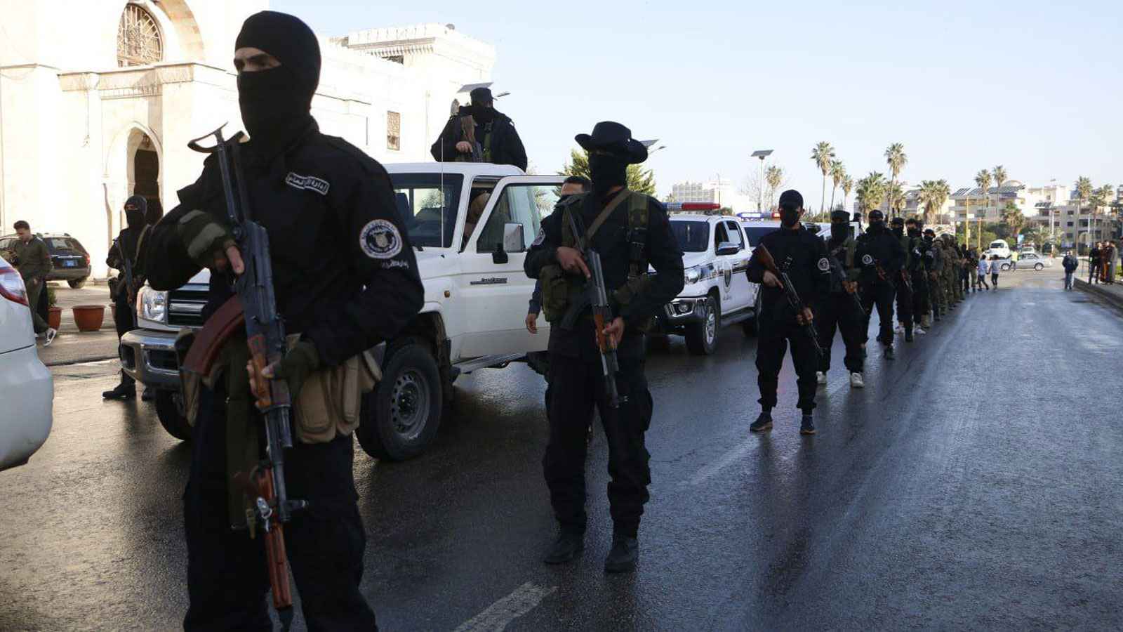 من هو "نمر الأسد" في حماة الذي بات بقبضة الأمن السوري؟