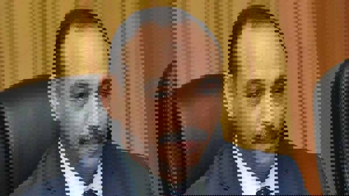 الجزائر.. الحزب الحاكم يدعو "الحراك الشعبي" لانتخاب ممثلين والانخراط في حوار وطني