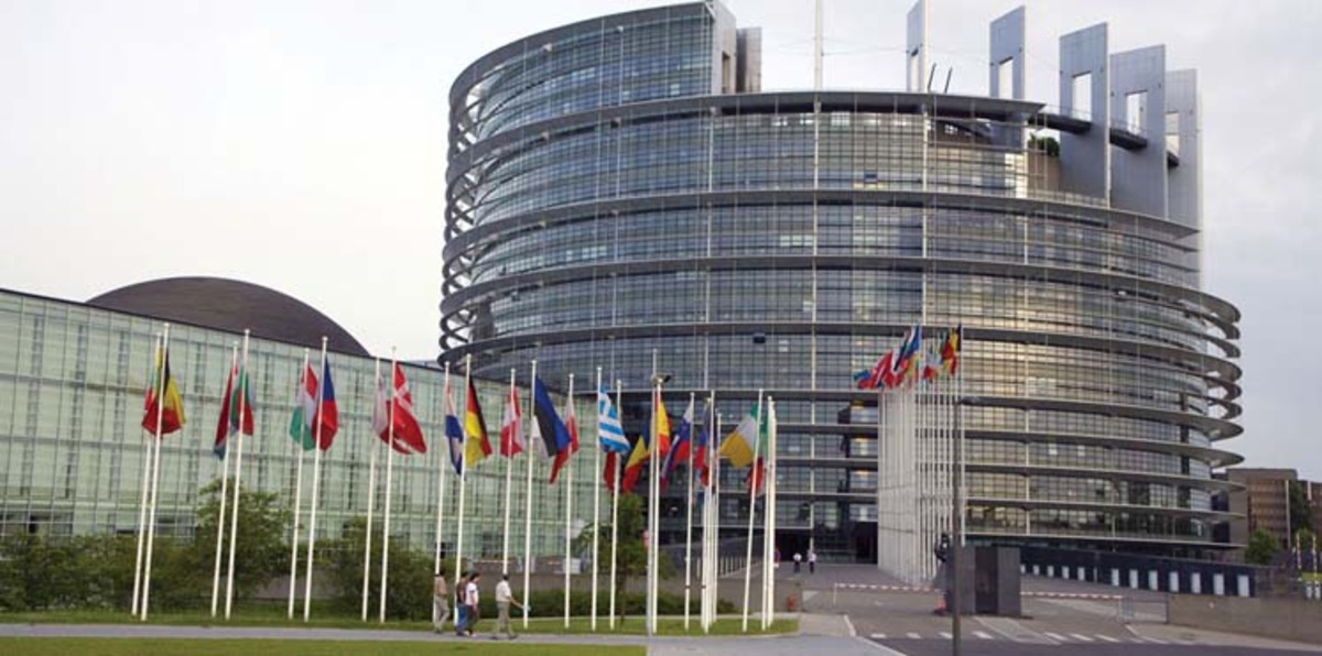 نواب أوروبيون يطالبون بإلحاق بند عن حقوق الإنسان بالاتفاق النووي الإيراني 