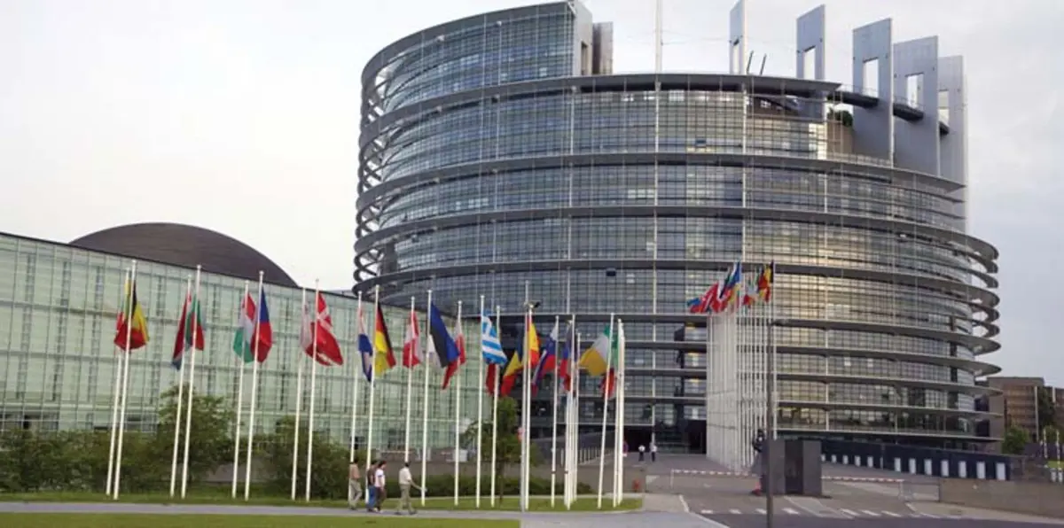 نواب أوروبيون يطالبون بإلحاق بند عن حقوق الإنسان بالاتفاق النووي الإيراني 