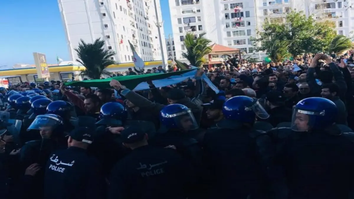 مظاهرات جديدة في الجزائر وسط مطالب بحكومة "خلاص وطني"