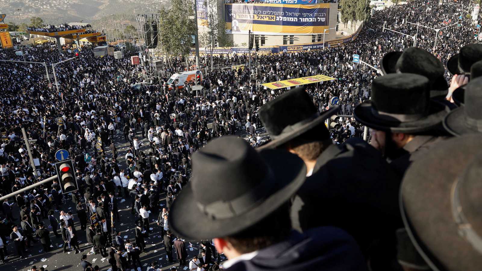 اشتباكات وجرحى.. وفاة محتج تشعل احتجاجات "الحريديم" في القدس (فيديو)