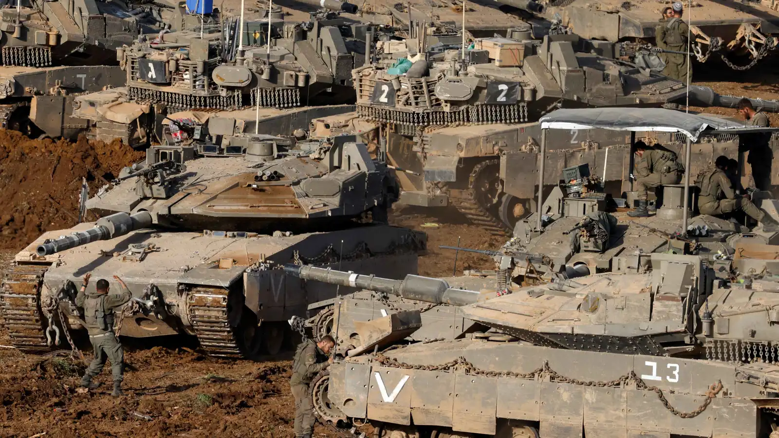 اجتياح يلوح في الأفق.. إسرائيل تدرس بدء عملية برية "قوية” جنوب لبنان خلال أسبوع