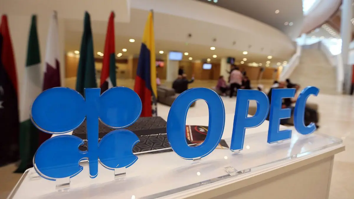 أسعار النفط تنتعش مع بدء اجتماع "أوبك+"