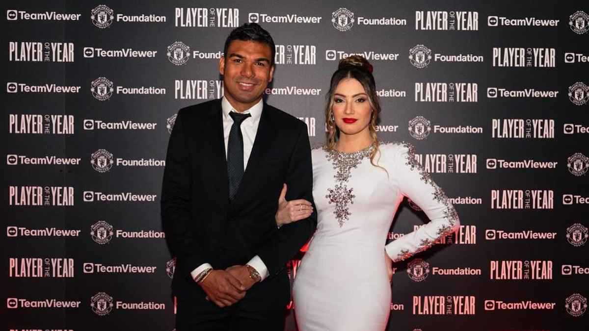 كاسيميرو يكشف سبب بكاء زوجته بعد تصرف جماهير مانشستر يونايتد 