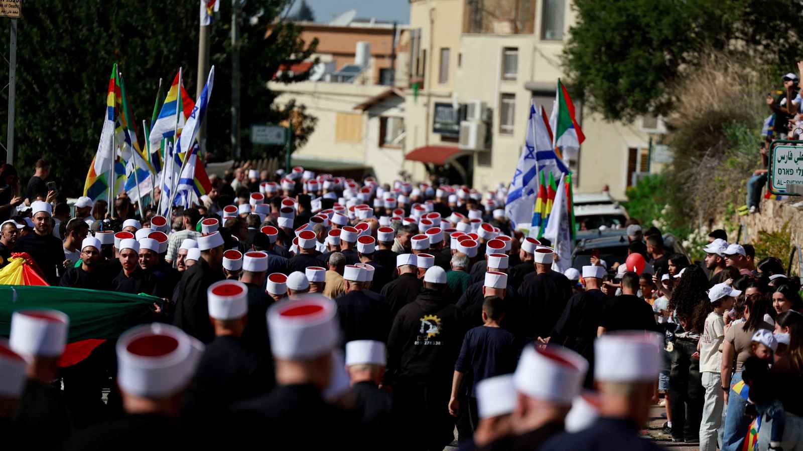 "تطبيع صامت" ومؤشرات للانفصال.. ما سر زيارة دروز سوريا إلى إسرائيل؟