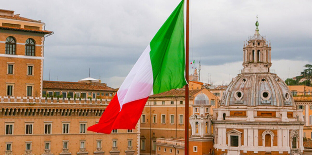 فلسطينيون وإيطاليون يطالبون بإطلاق اسم ياسر عرفات على شارع في روما