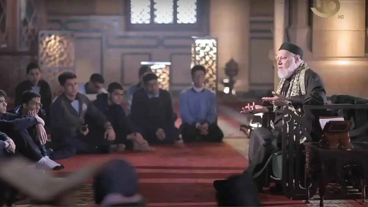 مصر.. علي جمعة يدخل على خط مراقبة هواتف الأبناء البالغين