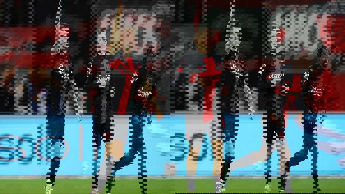 تشاكا يثير قلق ألونسو بطريقة كوميدية خلال مباراة ليفركوزن وماينز (فيديو)