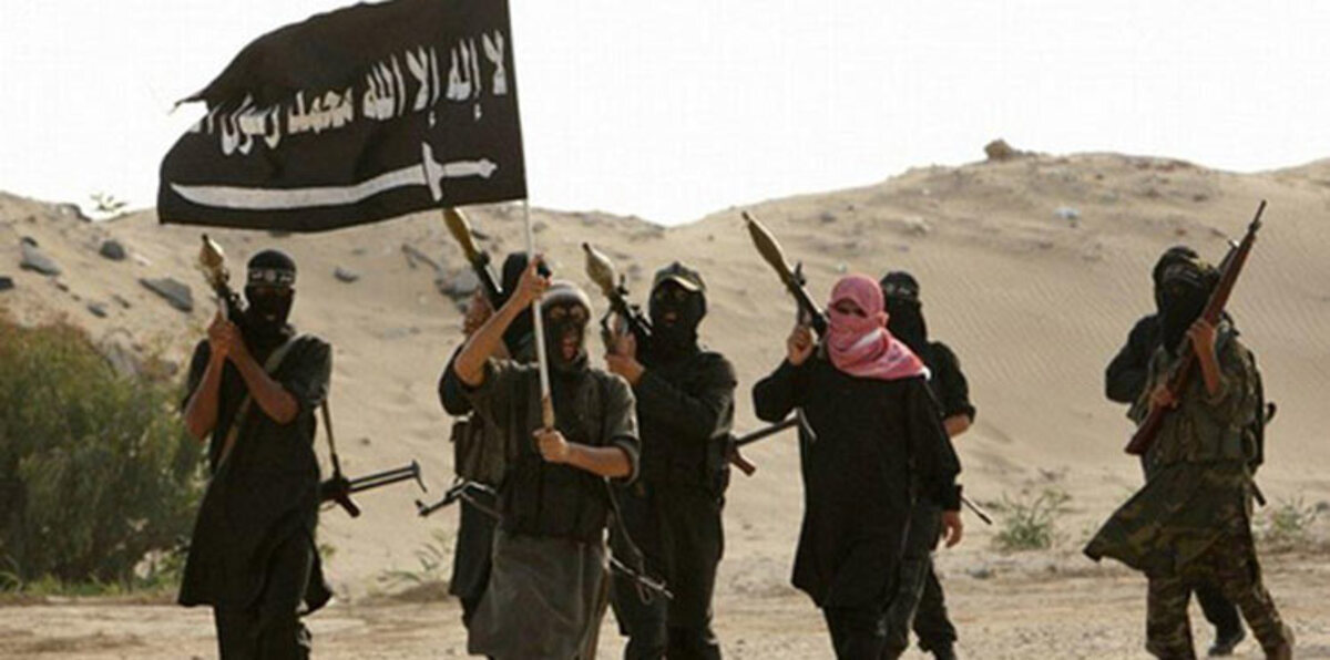 "القاعدة" يعدم أحد قيادات حراسة الرئيس هادي بعد ساعات من اختطافه‎