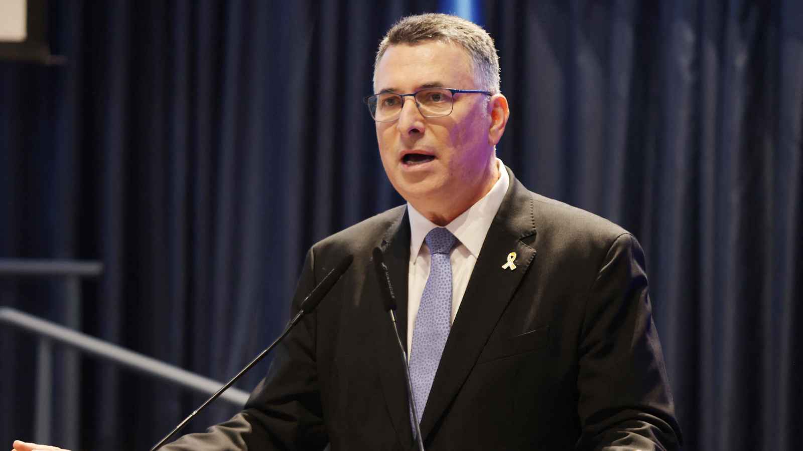 نافيا "تجويع أطفال غزة".. ساعر يهاجم حكومة إيرلندا