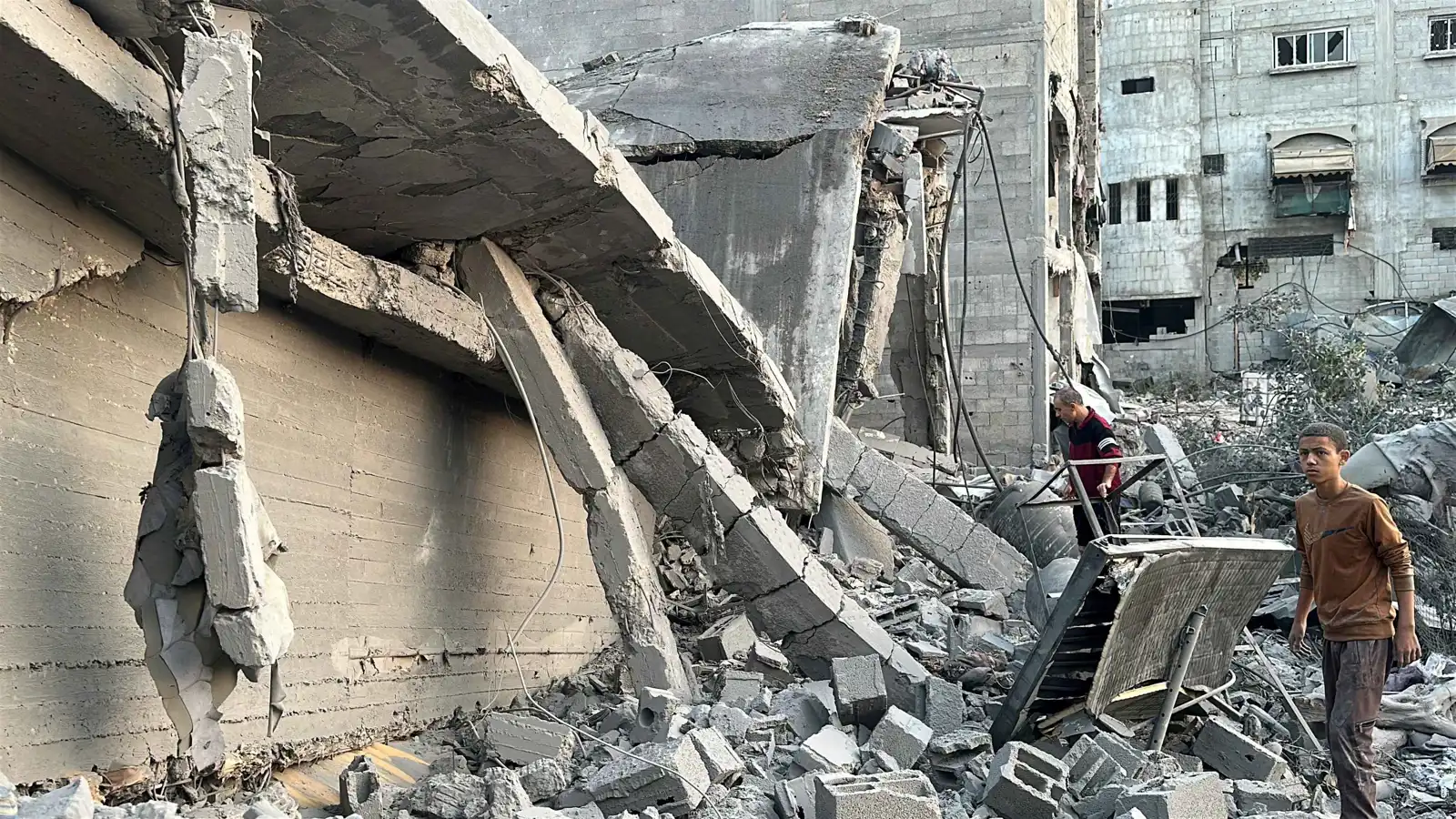 وسط اتهامات متبادلة بخرق الاتفاق.. إسرائيل تواصل قصف مناطق في غزة‎