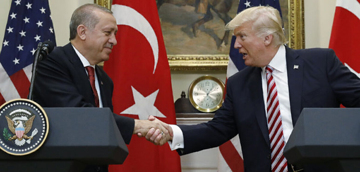 ترامب يتعهد بـ"تعاون لا يهزم" مع تركيا ضد "داعش"