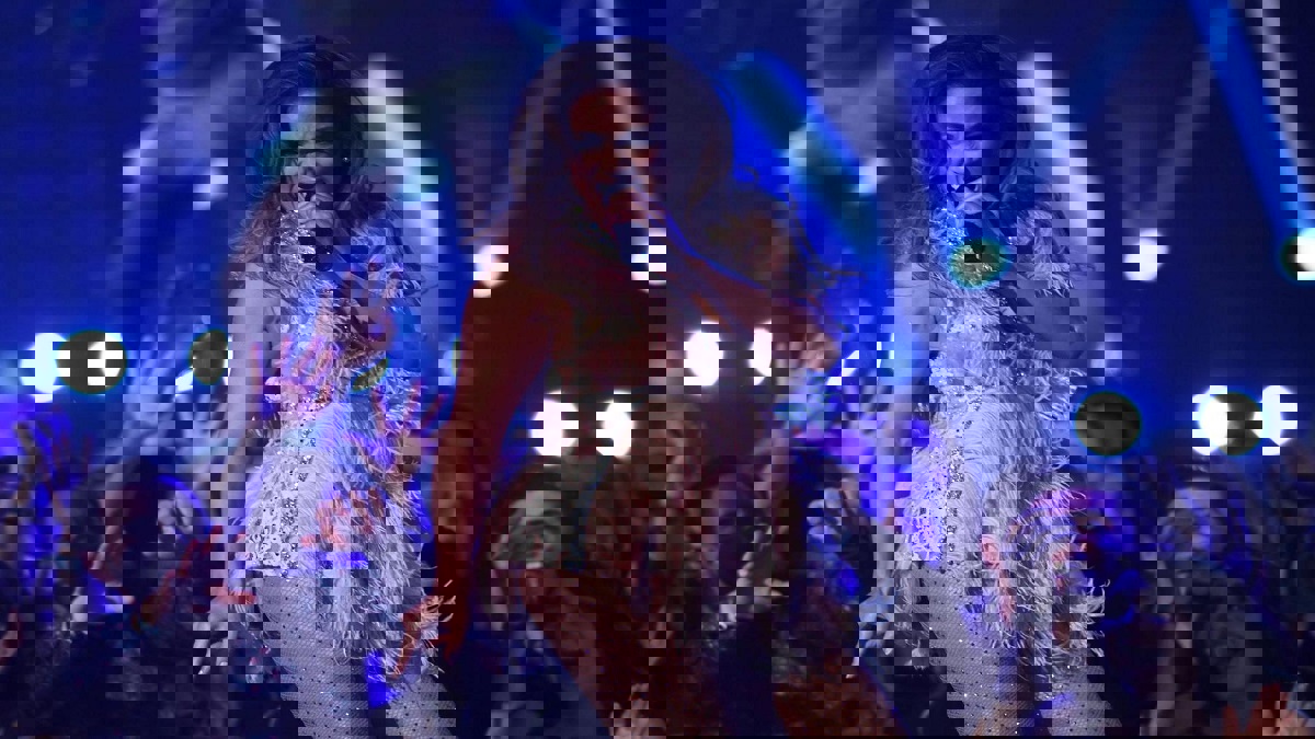 غضب شعبي في مصر بعد مشاركة 3 وزيرات في حفل جينيفر لوبيز 