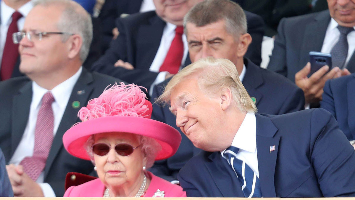 الملكة إليزابيث مستاءة: "ترامب أفسد عشب حديقتي"