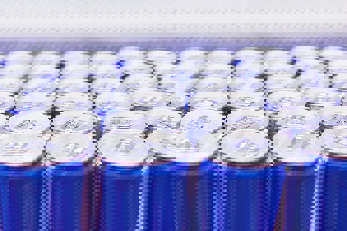 الأطباء يحذرون من مخاطر مشروبات الطاقة على الصحة القلبية