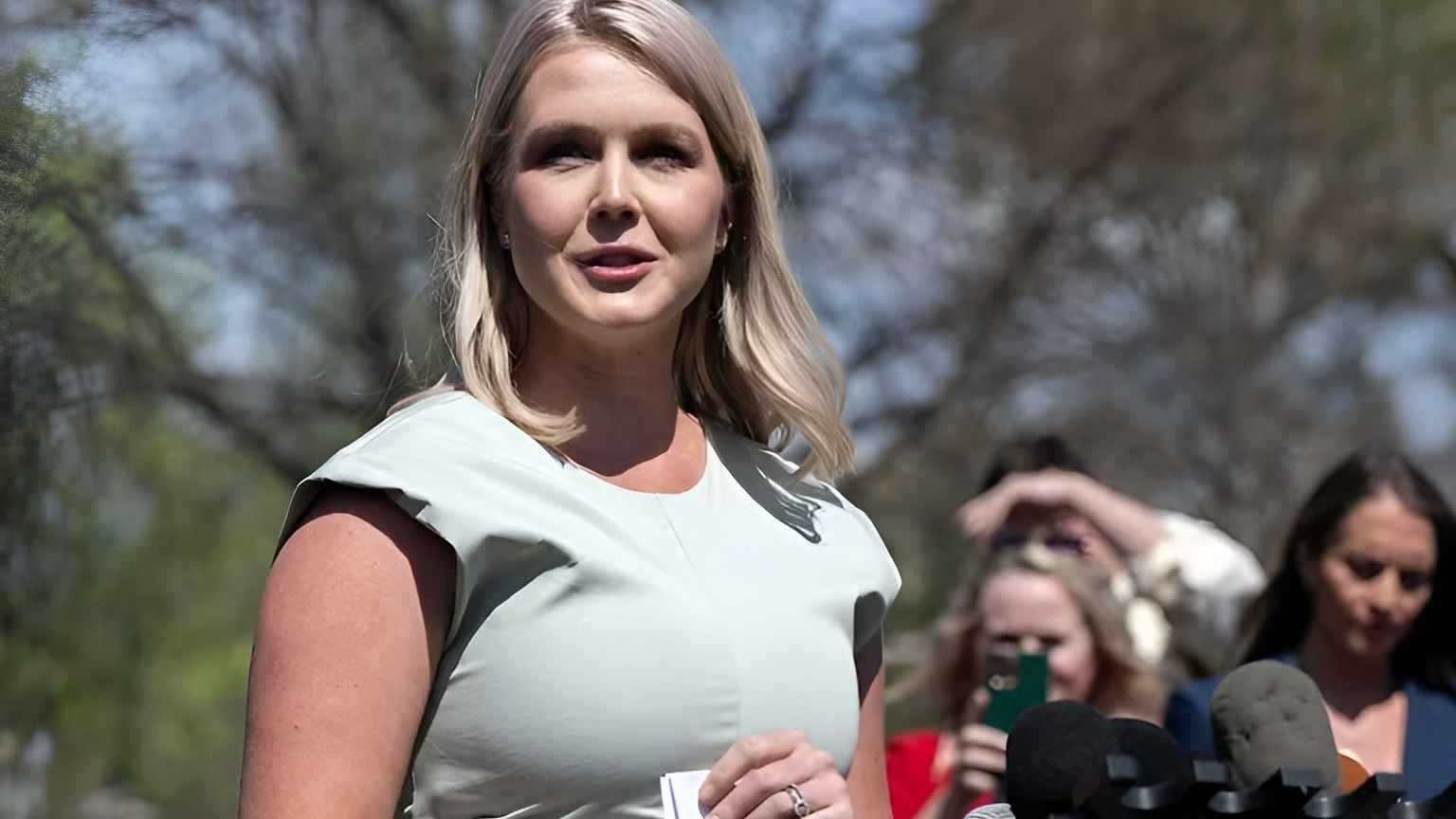 "لا إنسانية".. متحدثة ترامب تنتقد البابا لرفضه سياسة الهجرة والإجهاض