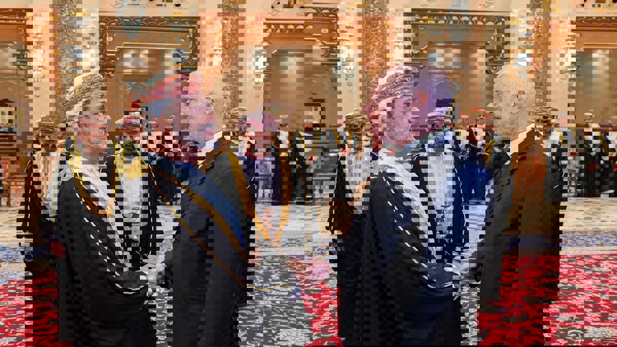 الرئيس التونسي قيس سعيد في عمان بأول زيارة خارجية (صور)