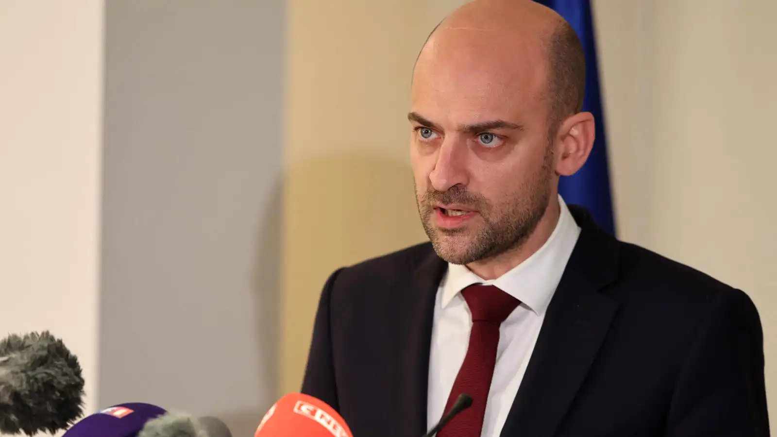 رؤية فرنسية قاتمة.. بارو لا يرى نهاية قريبة لأزمة الشرق الأوسط