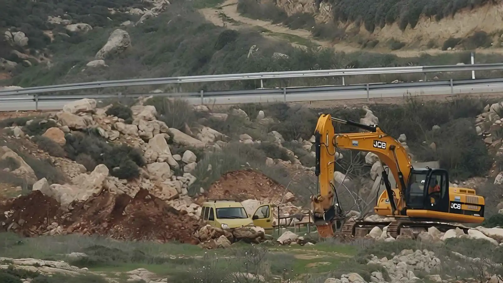 مشروع لربط "بؤر استيطانية" يبتلع أراضي فلسطينية قرب نابلس