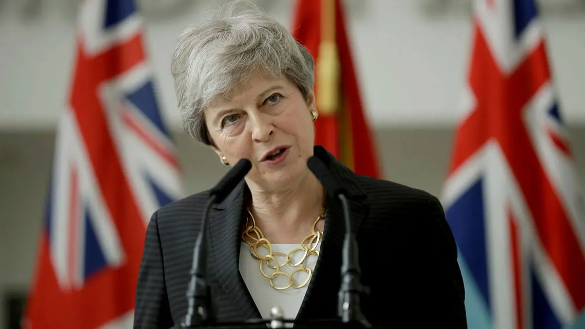 شاهد.. كيف بدت تيريزا ماي في أول ظهور بعد تسليم السلطة لجونسون