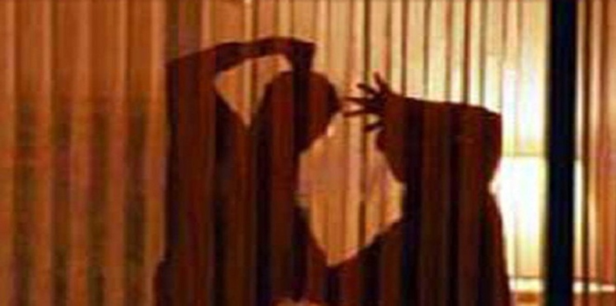 شابة سعودية تتعرض للطعن بعد التحرش بها