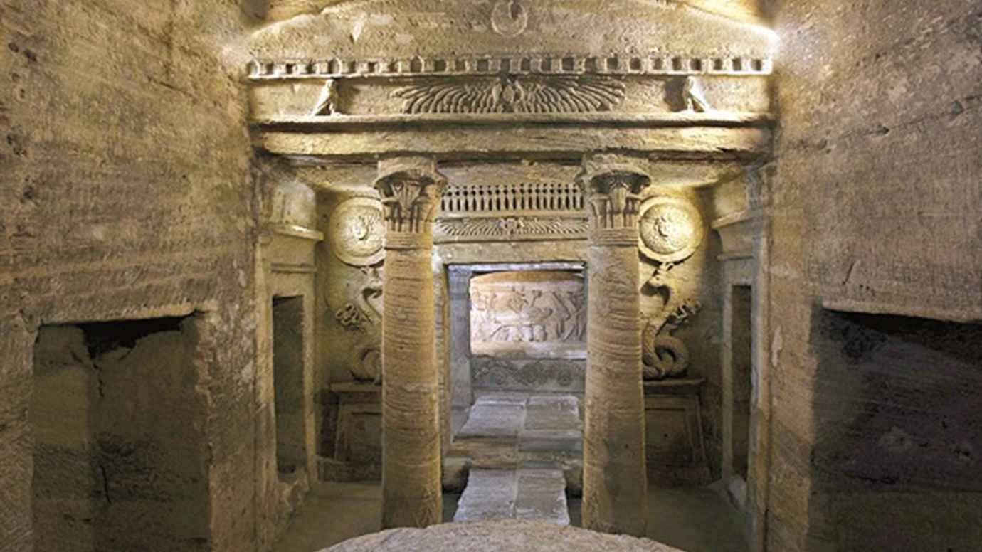 ما أهمية اكتشاف مقبرة الملك تحتمس الثاني في مصر؟ (صور)