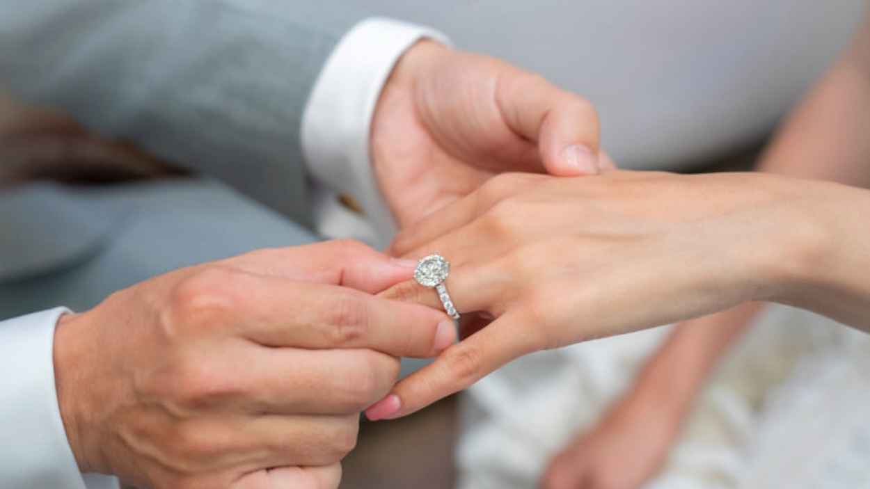 "تزوج 8 في وقت واحد".. محتال يسبب صدمة في العراق (فيديو)