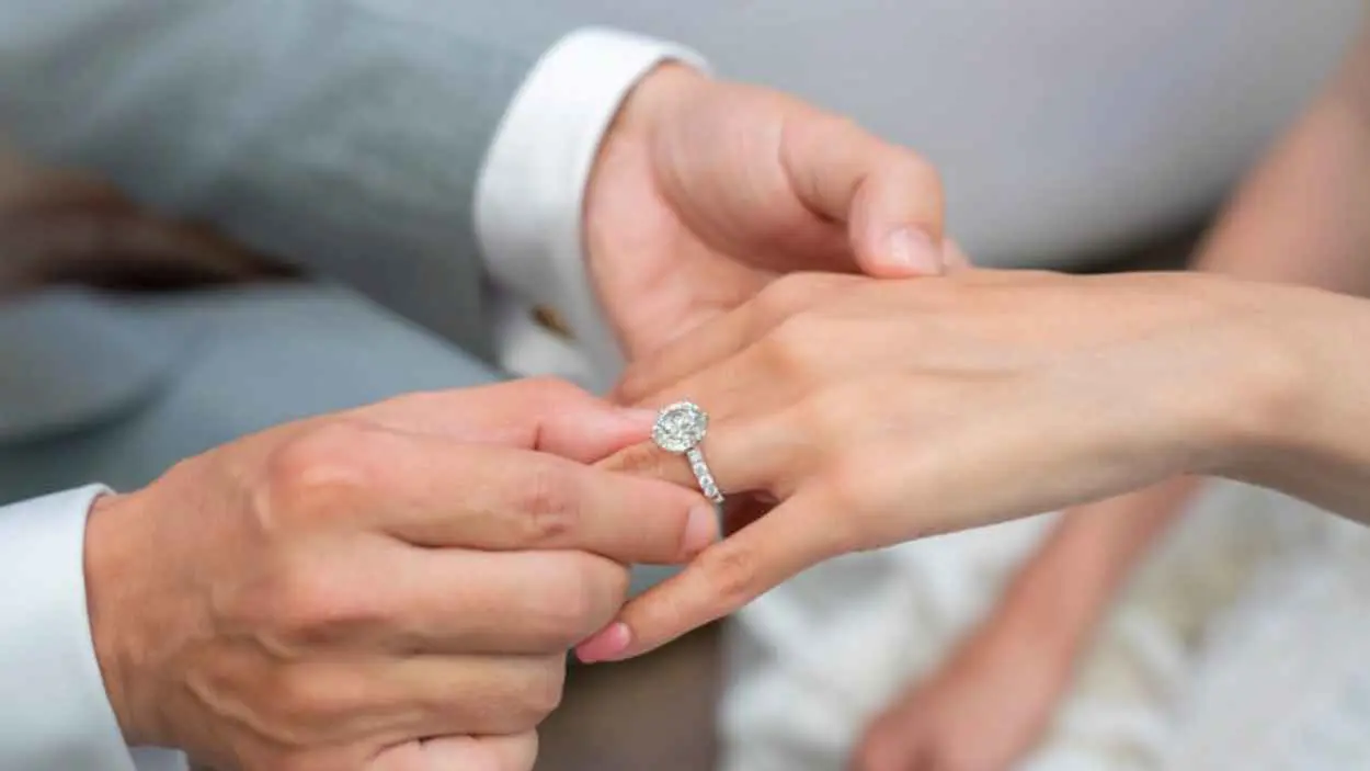 "تزوج 8 في وقت واحد".. محتال يسبب صدمة في العراق (فيديو)