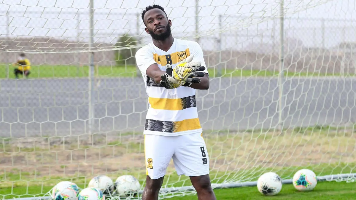 شاهد.. فهد المولد يتصدى لركلة جزاء هارون كمارا في تدريبات الاتحاد (فيديو)