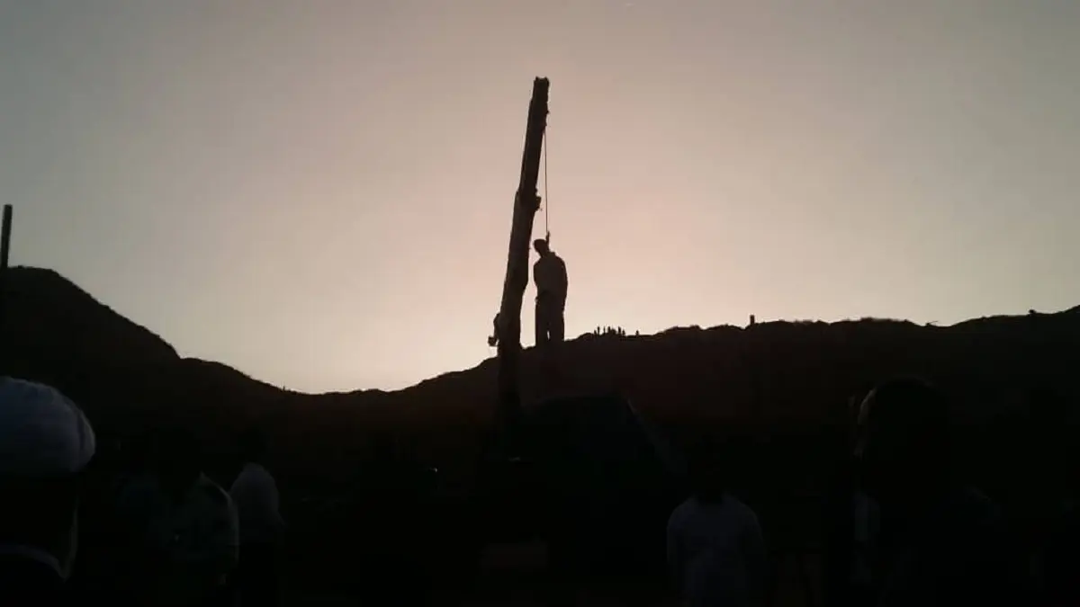 إيران تعدم قاتل إمام جمعة بمدينة كازرون (صور)