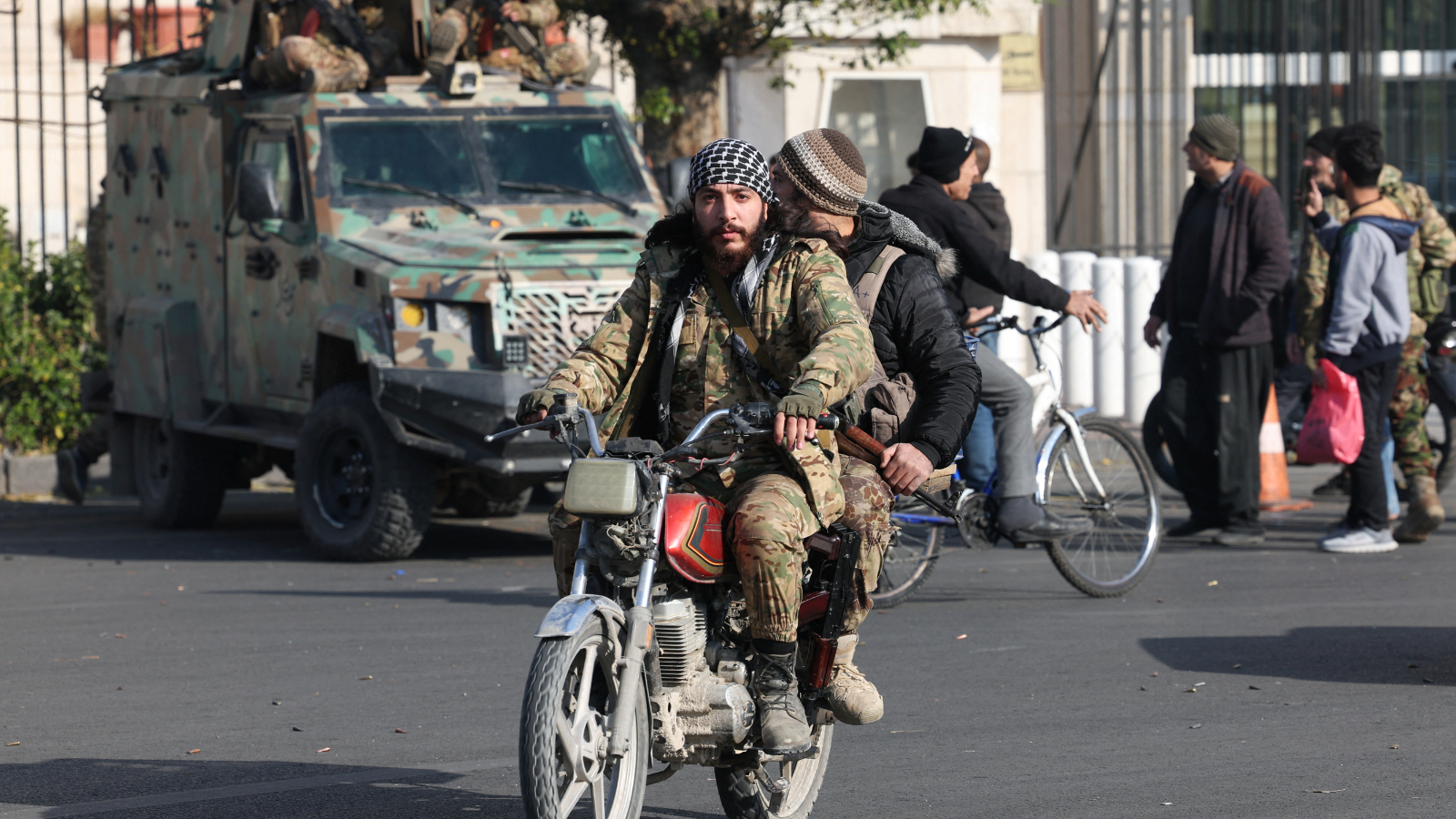 كيف تعاملت القوى السياسية العراقية مع سقوط الأسد؟