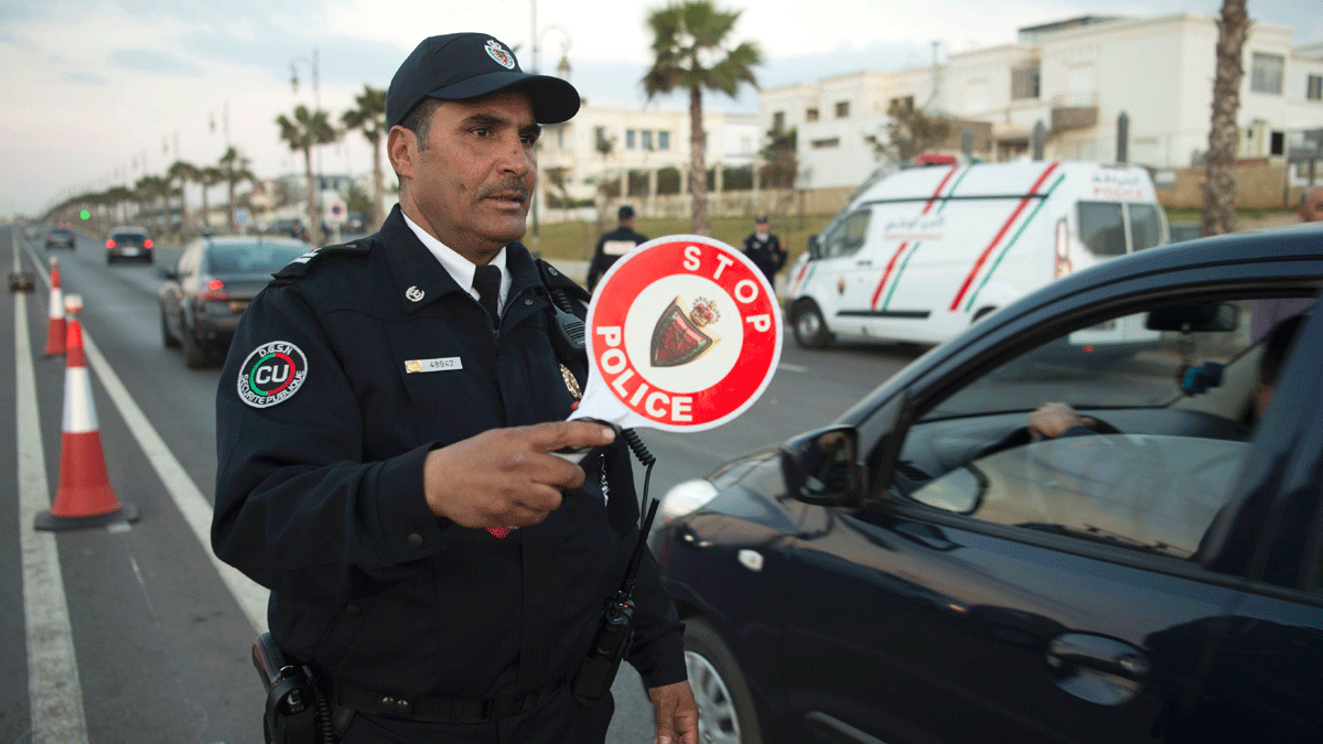 اعتقال شخص بملابس نسائية ليلة رأس السنة بمراكش (فيديو)