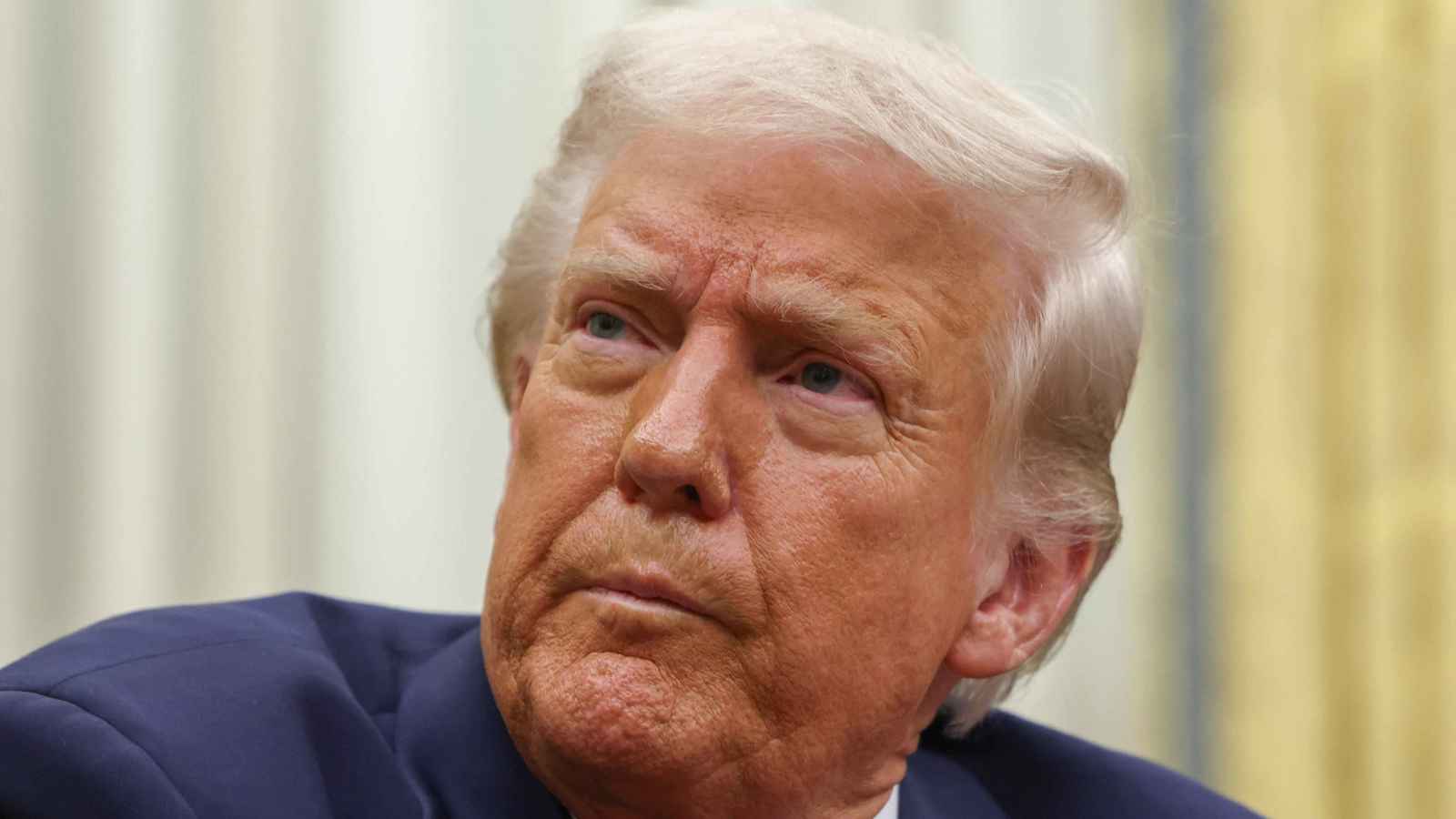 ترامب يوسّع نطاق تعليق الرسوم الجمركية الإضافية على الواردات الكندية