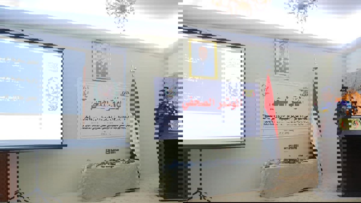 وزير داخلية اليمن: خبراء إيرانيون ولبنانيون وراء استهداف مطار عدن