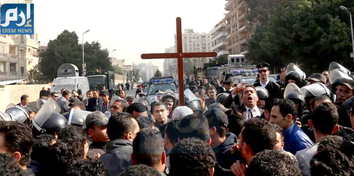 هل أحدث انفجار الكنيسة البطرسية في العباسية قطيعة بين الأقباط والإعلام؟